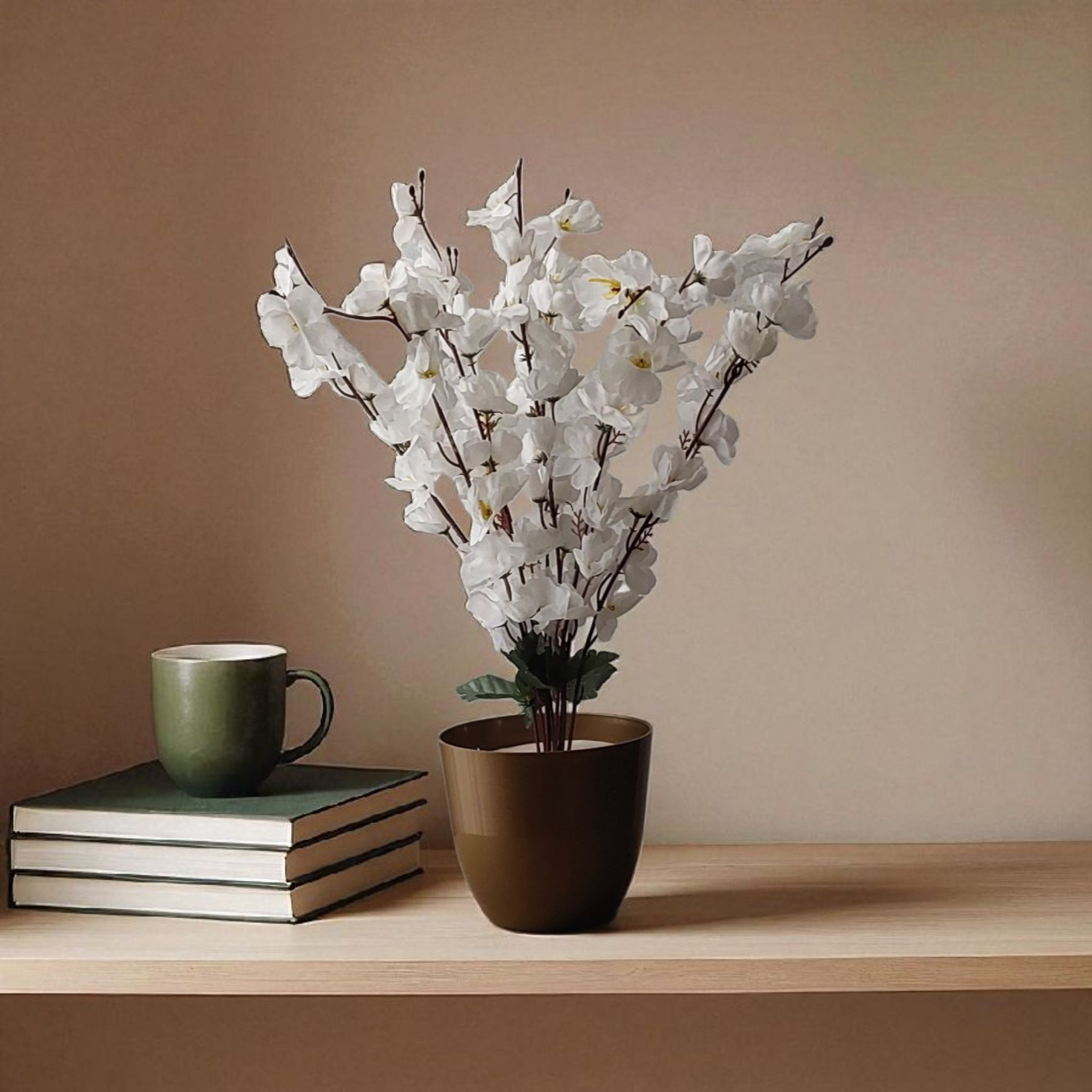 White apricot rose " gold Bot "